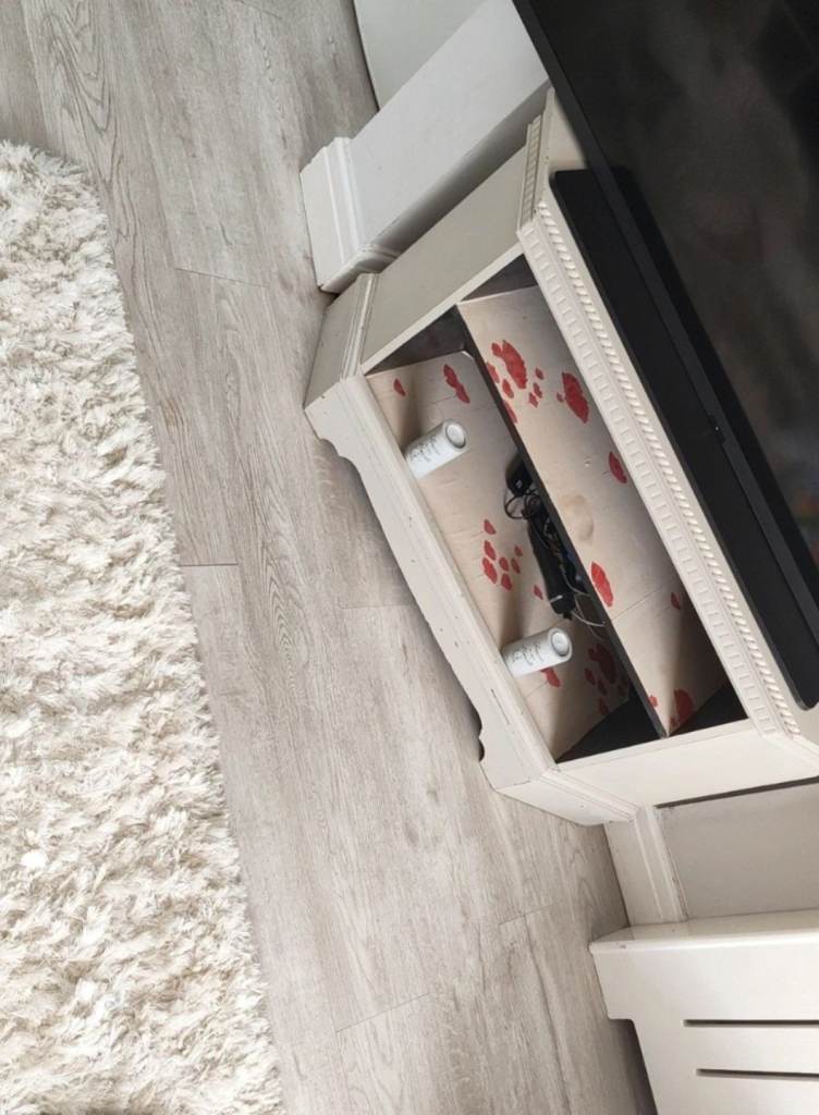 TV stand 