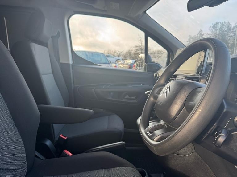 2023 Citroen Berlingo HDi 100ps 850 Enterprise XL Edition 5 Seat Kombi Crew Cab L2 LWB Crew Euro ...