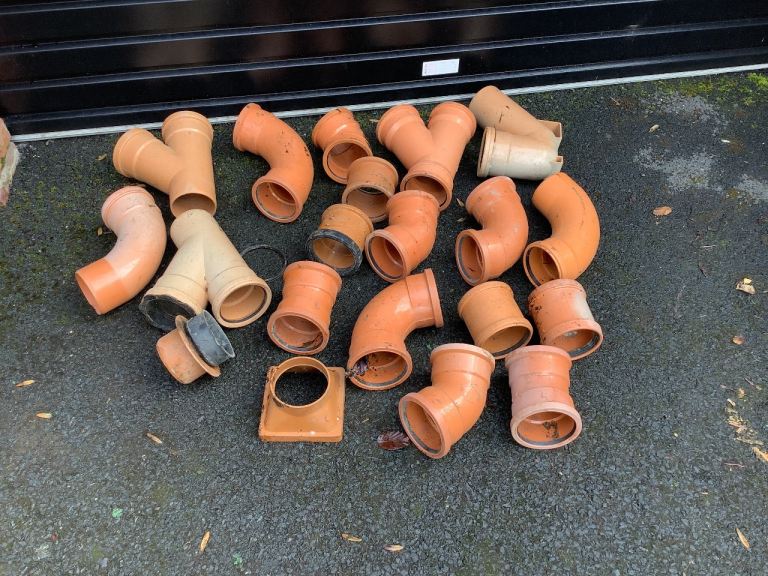 Miscellaneous pipe fittings new 35 pounds