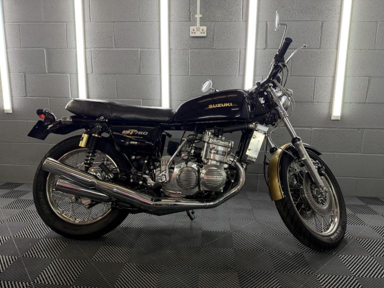 SUZUKI GT -750cc 1976