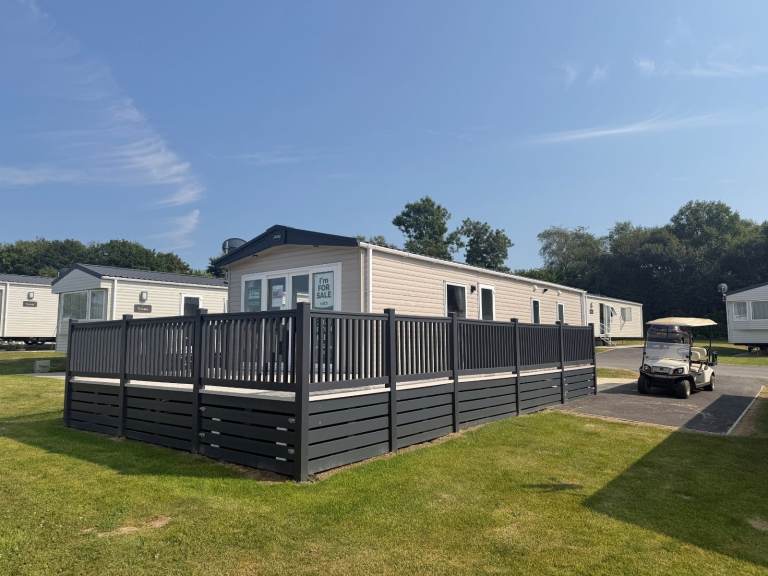 PRE-LOVED HOLIDAY HOME W/ DECKING! | CORNWALL | 12 MONTH PARK