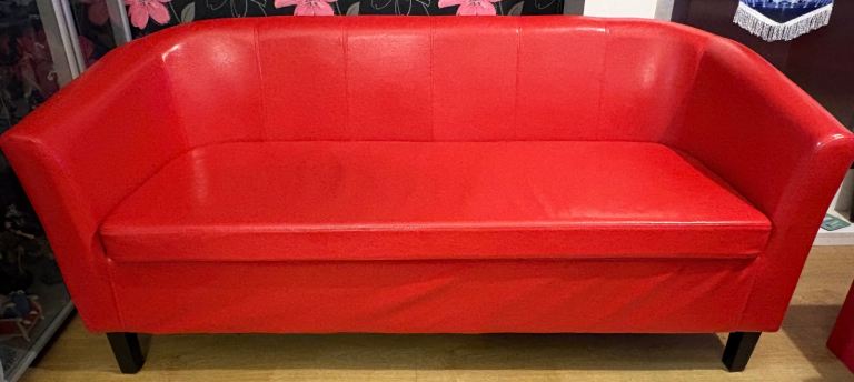 A complete set of Denbury furniture 