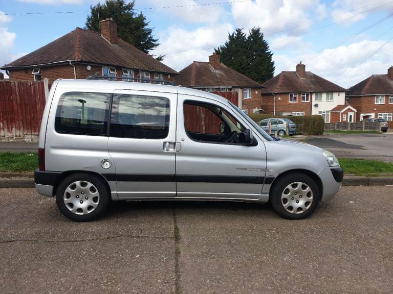 ## QUICK sale NEEDED ** £890 ONO 