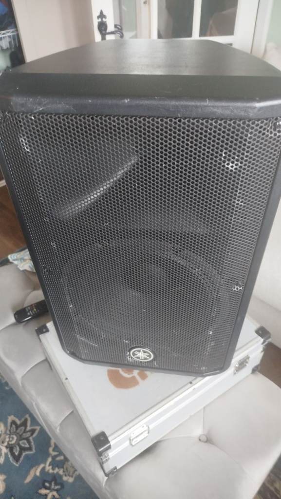 Yamaha DBR12 powered PA speaker