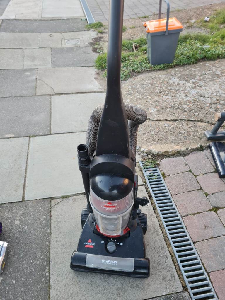 Bissell powergroom vacuum cleaner 
