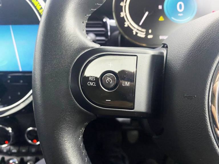 2021 MINI Hatch 1.5 Cooper Classic Hatchback 3dr Petrol Manual Euro 6 (s/s) (136 ps) Hatchback Pe...