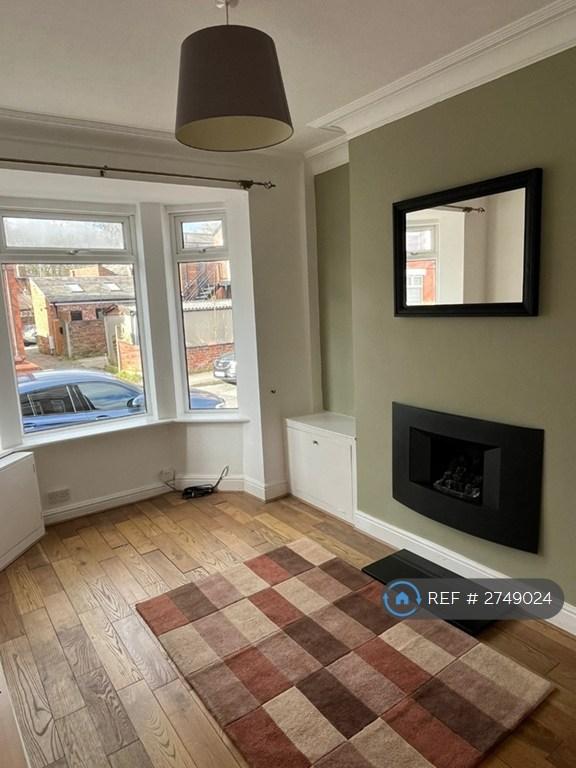 2 bedroom house in New Hey Road, Cheadle, SK8 (2 bed) (#2749024)