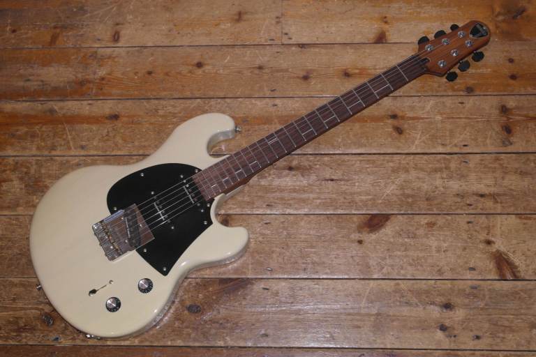 Shergold Masquerador Classic SM03SD Limited Edition solid rosewood neck and Seymour Duncan pickups