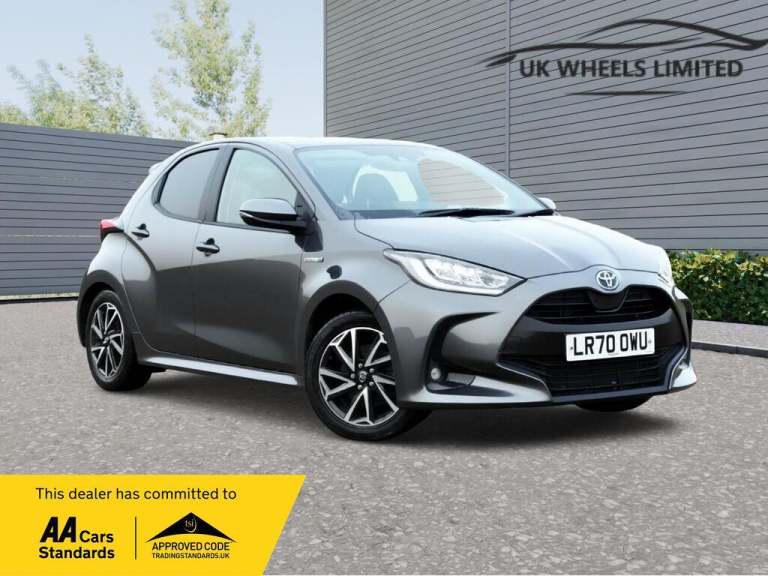 2020 Toyota Yaris 1.5 VVT-h Design E-CVT Euro 6 (s/s) 5dr HATCHBACK Petrol/Electric Hybrid Automatic