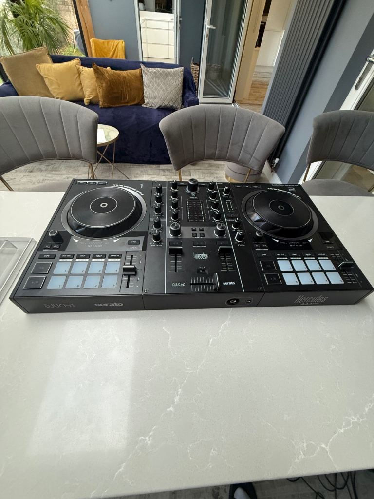 Hercules Inpulse 500 DJ Mixer