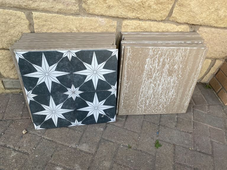 Porcelain tiles 