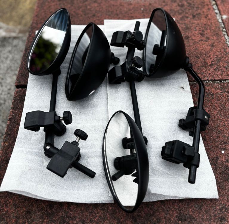 2 Adjustable Towing Mirrors + 2 spares