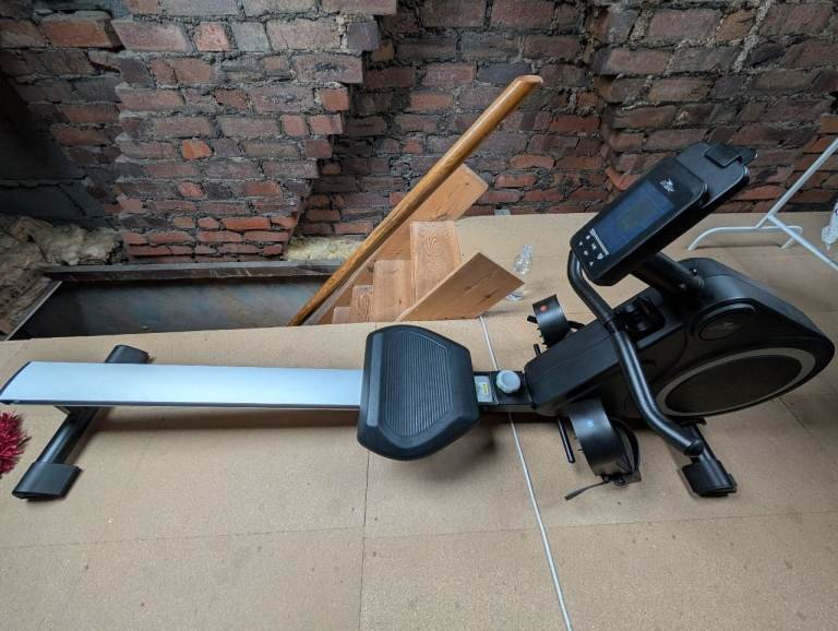 Rowing machine 