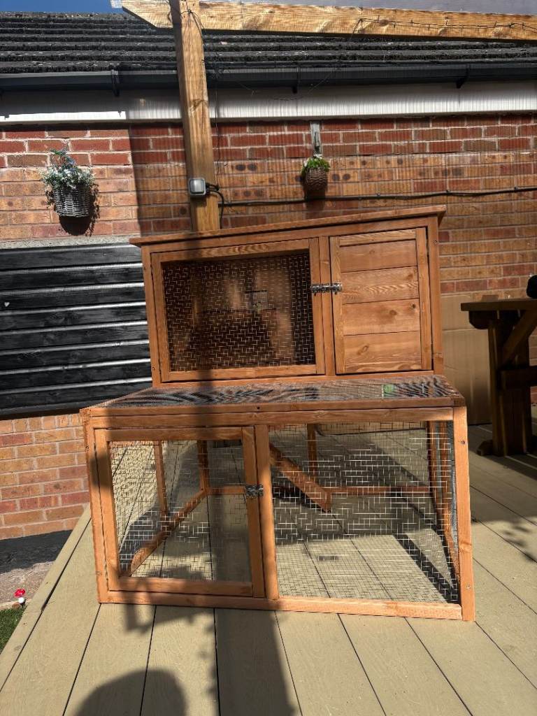 Small animal hutch 