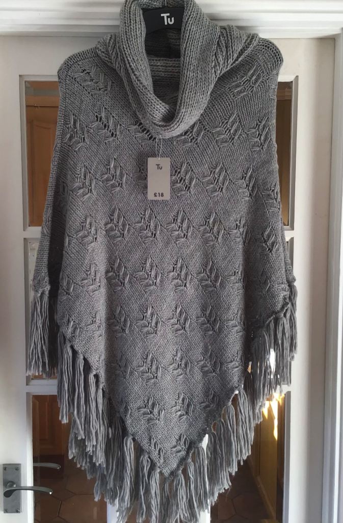 2 Women’s TU Poncho’s one size 1 x Grey 1 x Cream new with tags