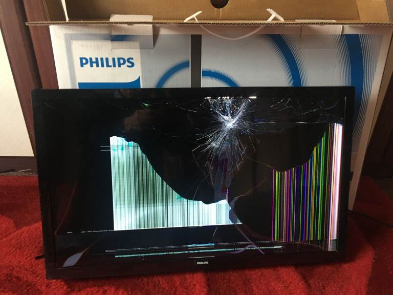 PHILIPS 24"TV 6800 SERIES WITH DAMAGED SCREEN 