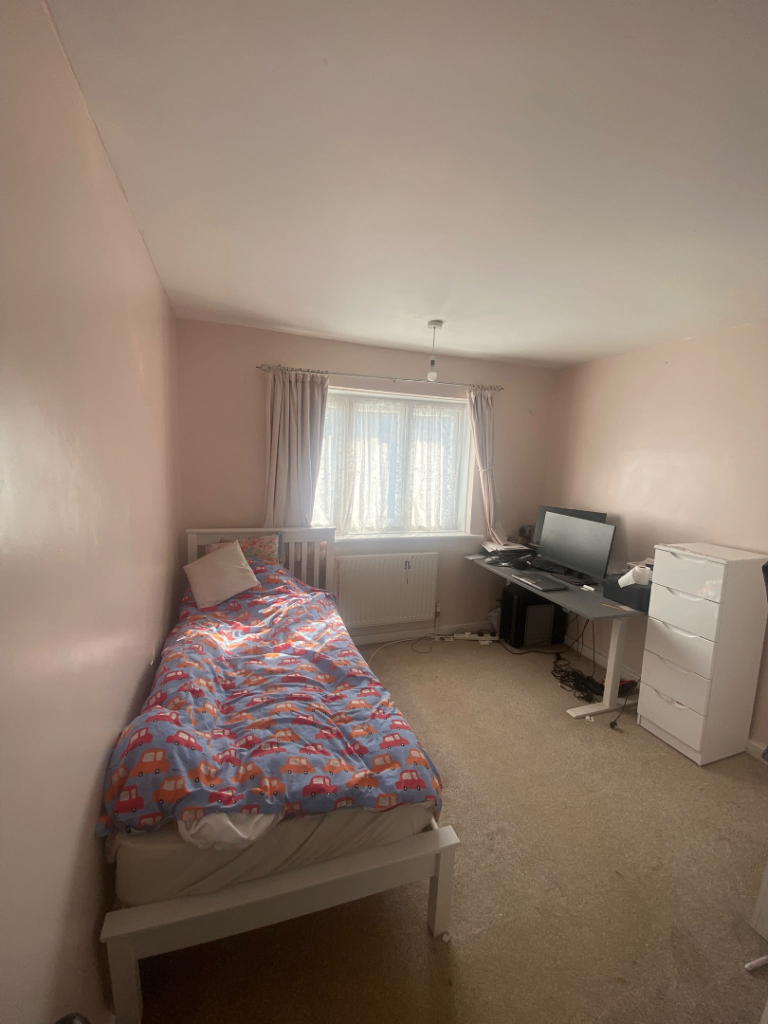 Single room available in SL1 3RH