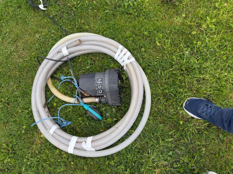 Pump complete with hose