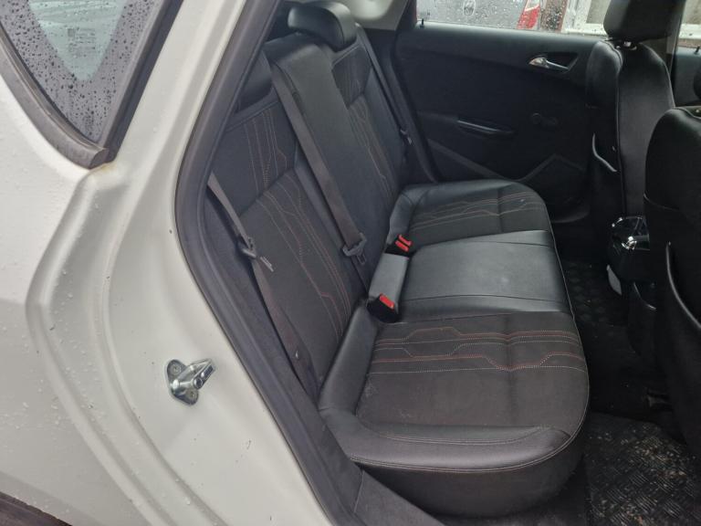 2012 Vauxhall Astra 1.6i 16V Active 5dr HATCHBACK Petrol Manual