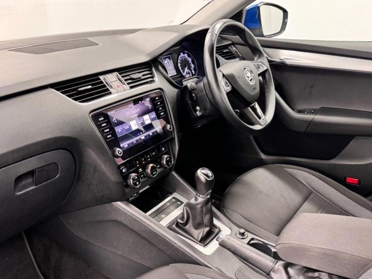 2019 Skoda Octavia 1.5 TSI GPF ACT SE TECHNOLOGY FIVE DOOR 150 BHP + PARKING SENSORS + APPLE P Ha...
