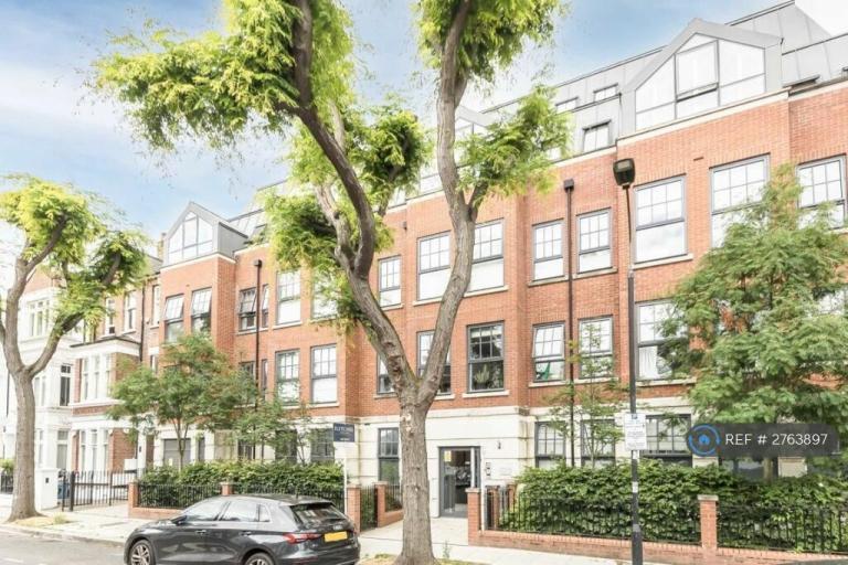 2 bedroom flat in Haymarket House, London, W6 (2 bed) (#2763897)