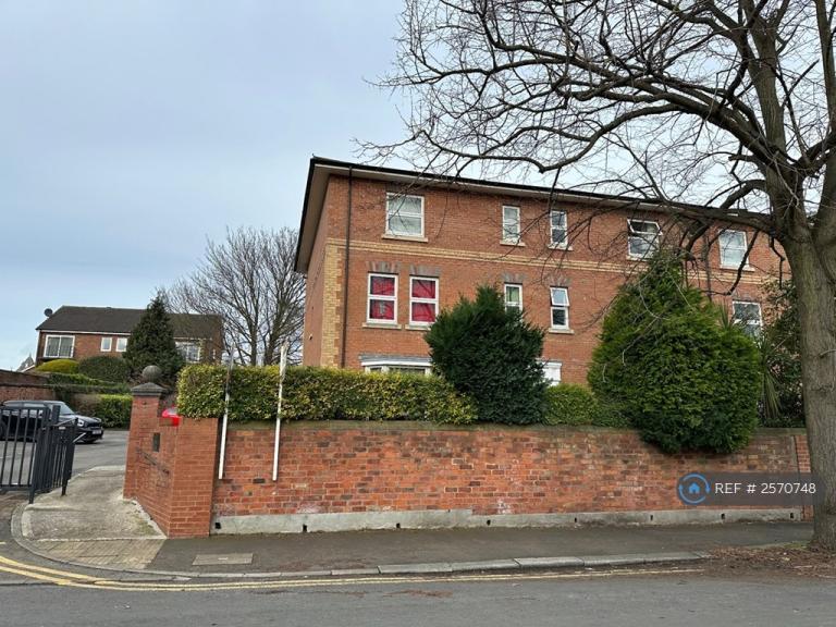 2 bedroom flat in Clarendon House, Darlington, DL3 (2 bed) (#2570748)