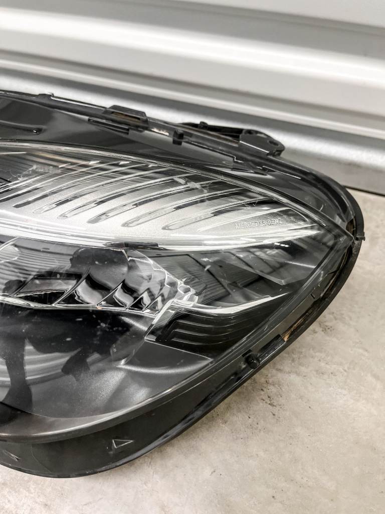 Genuine Mercedes E CLASS-Class W212 13-15 Headlight Left Passenger Side