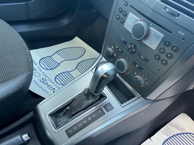 2006 Vauxhall Astra 1.8i 16V Design 5dr Auto HATCHBACK PETROL Automatic