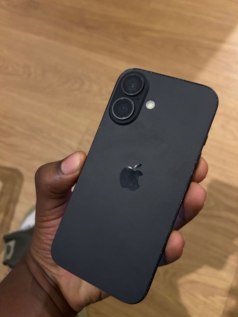 iPhone 16 Black 128GB 99% Battery Health 