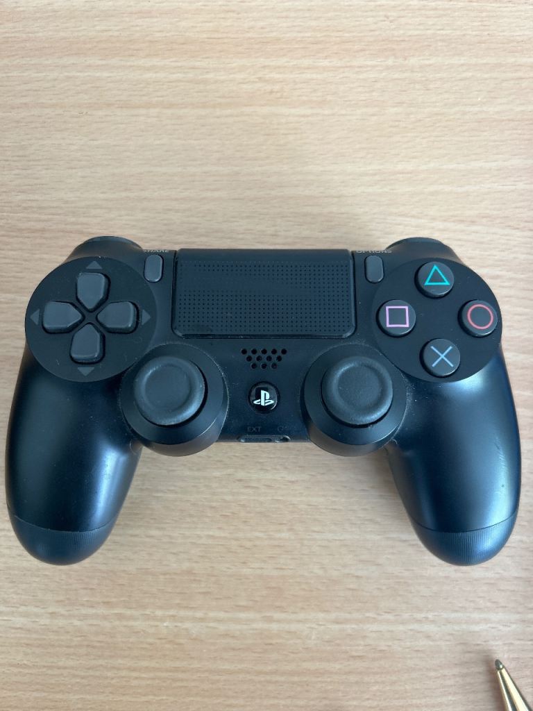 PS4 DualShock 4 Controller – Black, Hardly Used