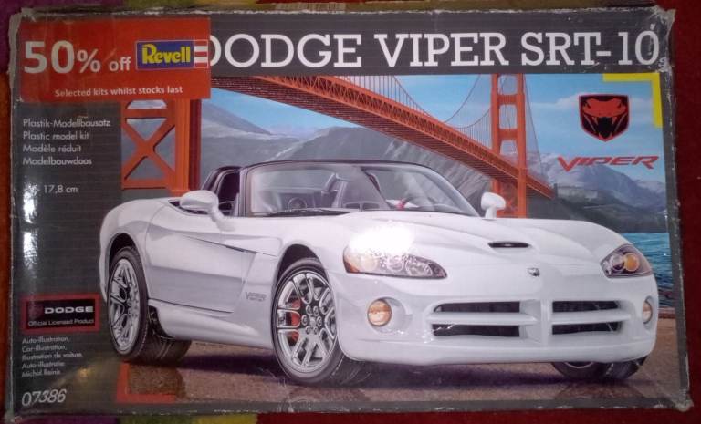 REVELL DODGE VIPER SRT-10 PLASTIC MODEL KIT. 1:25 SACLE. SKILL LEVEL 3. AS NEW. Part No. 07386.