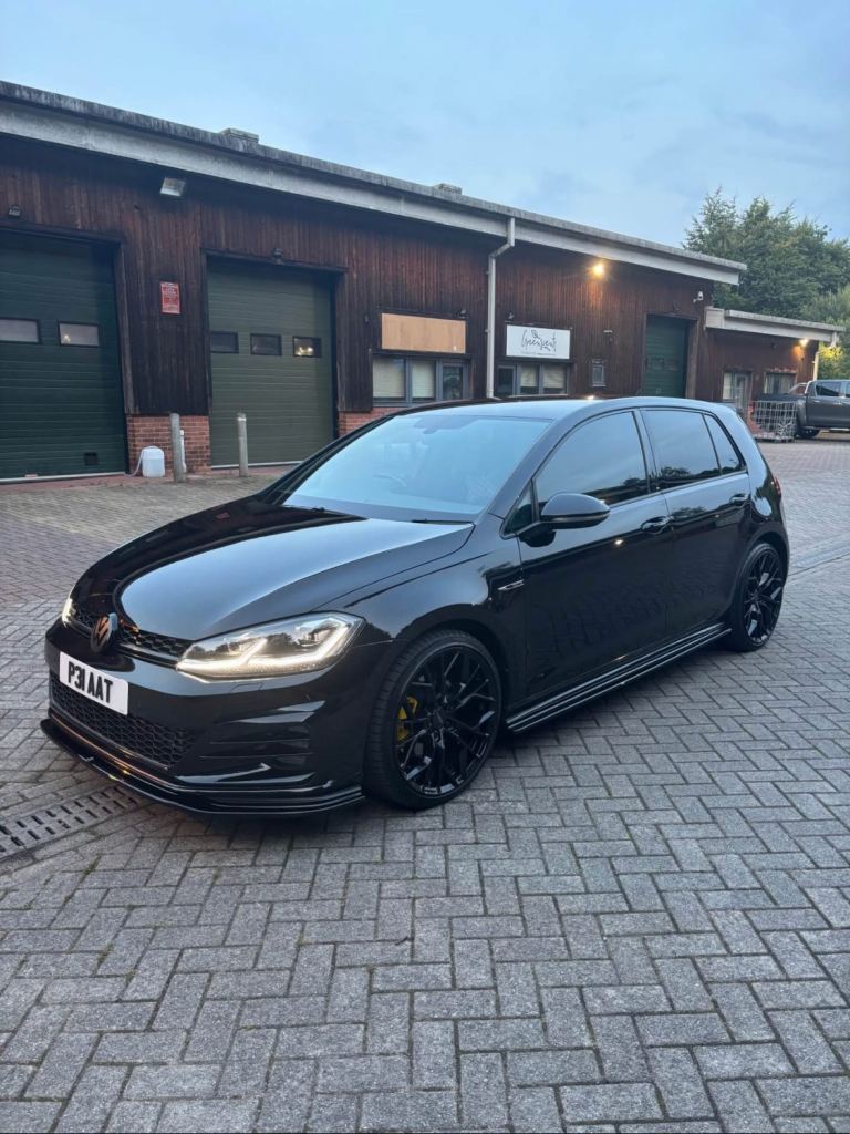 image for Volkswagen, GOLF, Hatchback, 2017, Semi-Auto, 1968 (cc), 5 doors