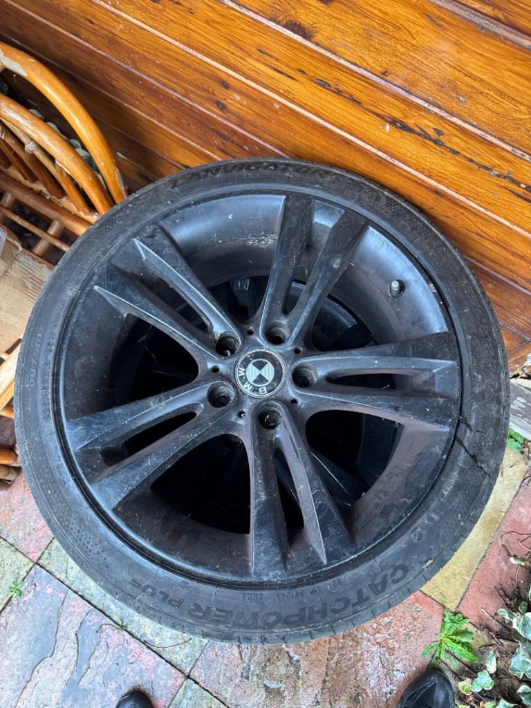 18” BMW ALLOY WHEELS WITH TYRES 