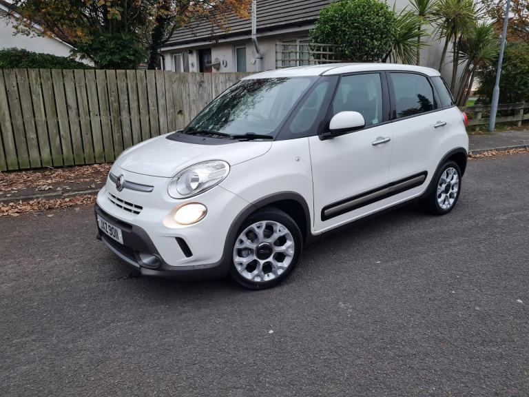 Fabulous Diesel 2014 Fiat 500L Lounge 1.6 Multijet Mpv 105 Brake Horse Power 
