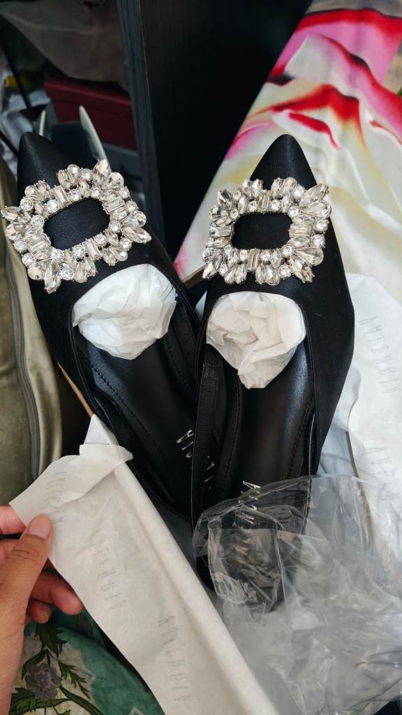 VALENCIA Black Flats with Crystal Embellishments – New