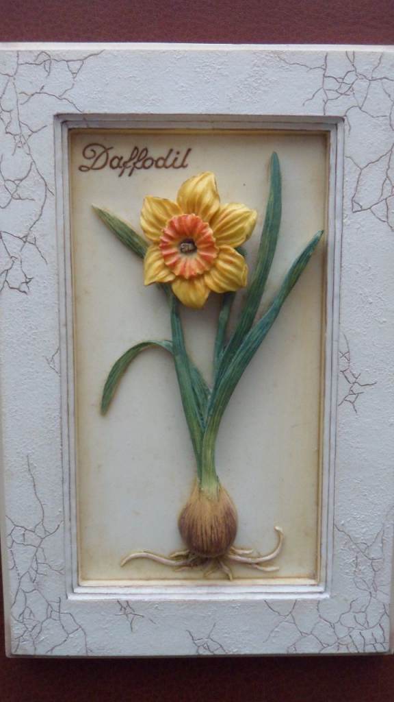 Daffodil wall plaque - Marks & Spencer