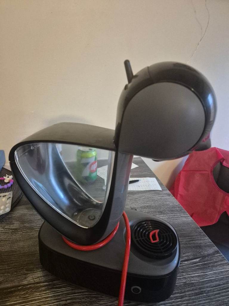 Nescafe Dolce Gusto Coffee Machine – Black, Good Condition