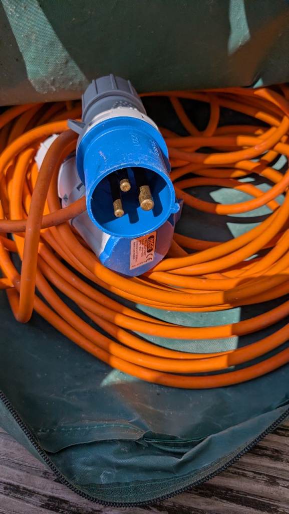 Caravan hook up cable 20m 