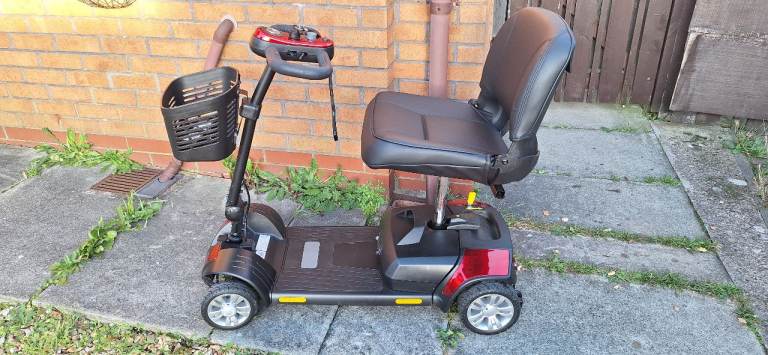 MOBILITY SCOOTER EXCELLENT CONDITION £250