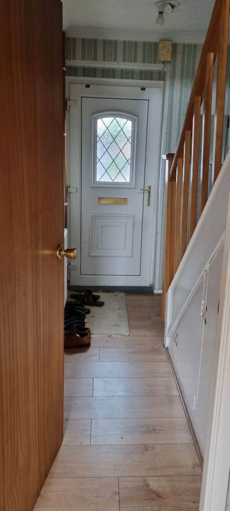 Single Room £550 included bills .