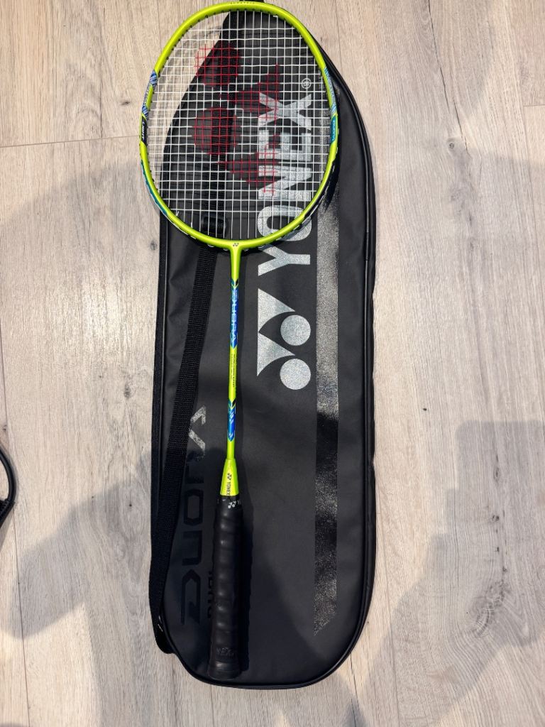 Yonex Duora Light badminton racket and padded case 