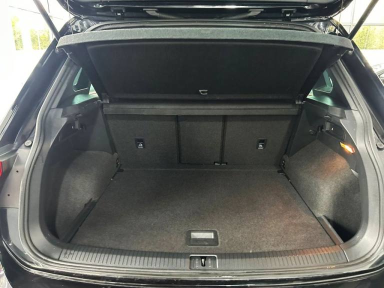 2018 Volkswagen Tiguan 2.0 TDI R-Line SUV 5dr Diesel DSG 4Motion Euro 6 (s/s) (150 ps) FULL VW S/...