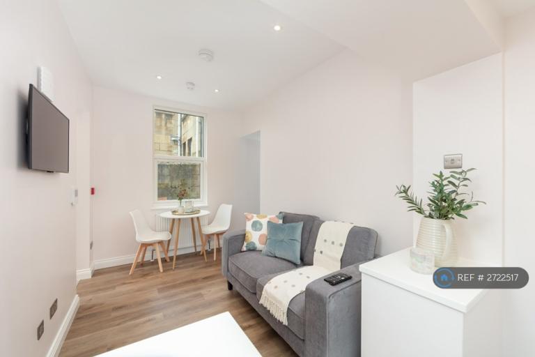 2 bedroom flat in Lower Oldfield Park, Bath, BA2 (2 bed) (#2722517)