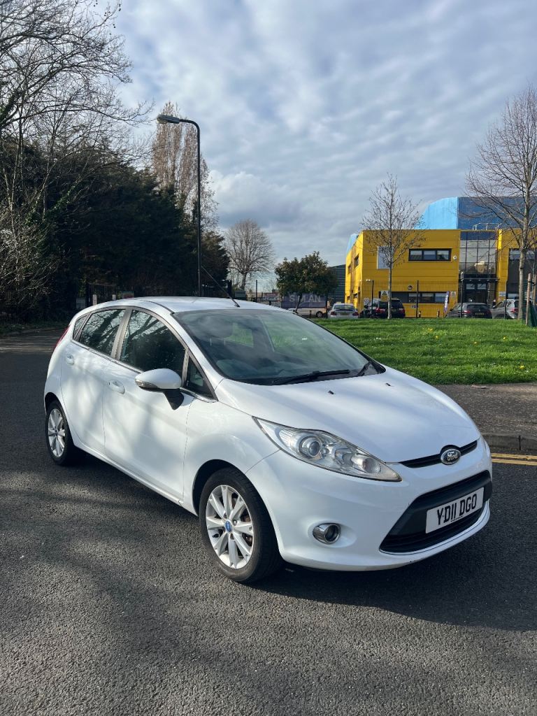 Ford, FIESTA, Hatchback, 2011, Manual, 1242 (cc), 5 doors