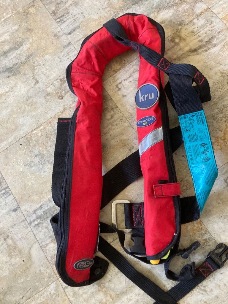 4 x adult lifejackets