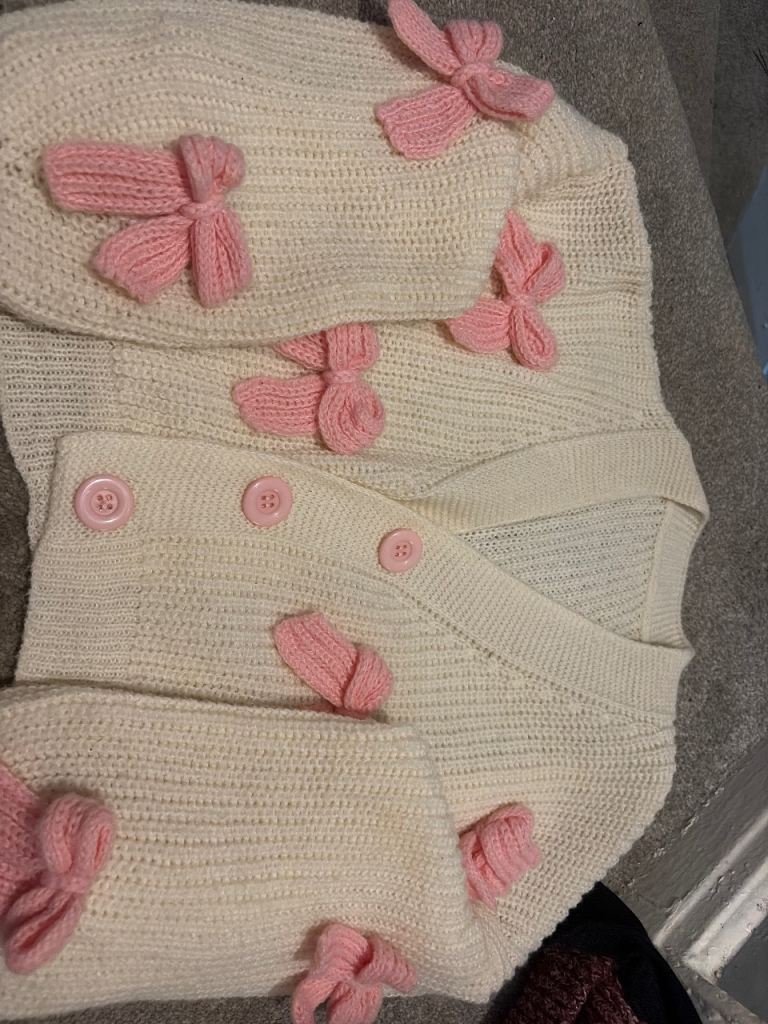 Stunning knitted bow cardigan 