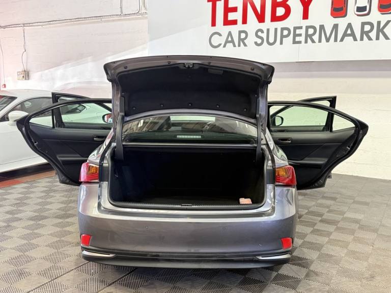 2018 Lexus IS 300h Executive Edition 4dr CVT Auto SALOON PETROL/ELECTRIC Automatic