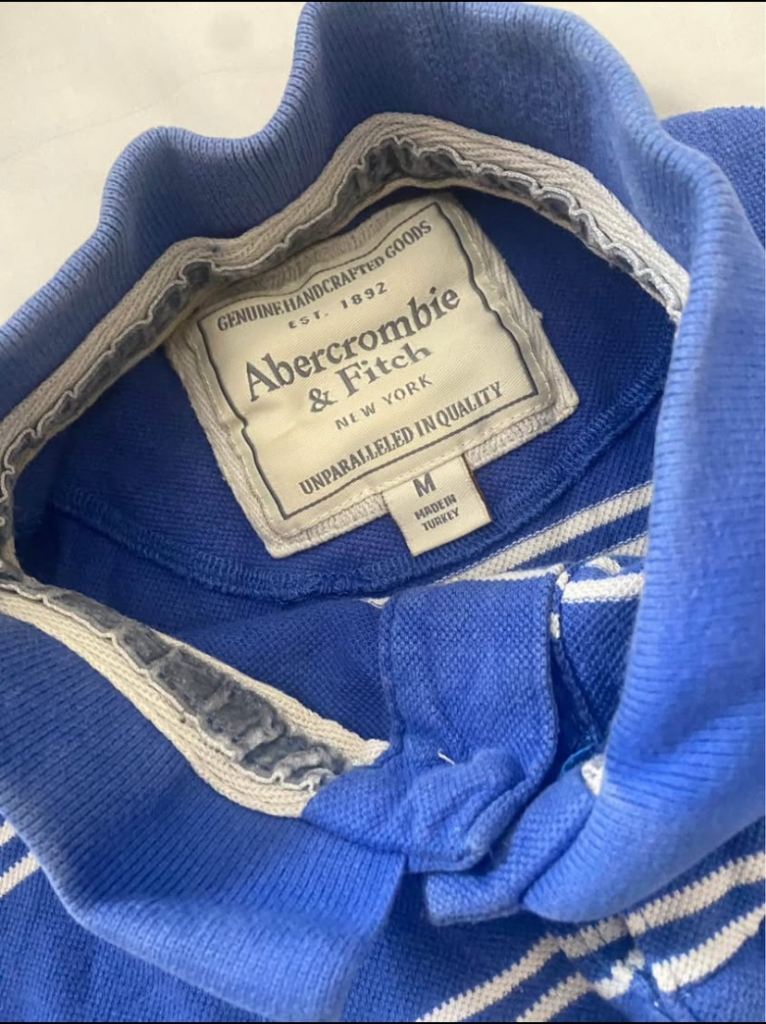 Assorted items of clothing 