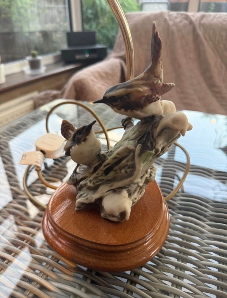 Vintage Bird Figurine Table Lamp – Good Condition