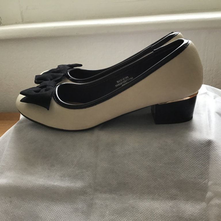 Ladies shoes size 5 by Florence & Fred. Worn once